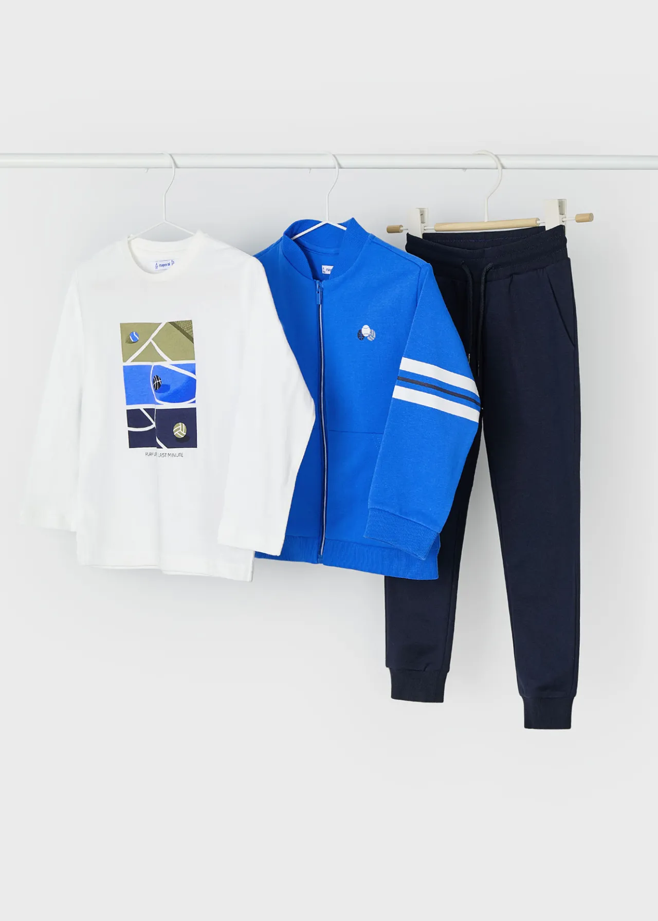 Tuta con maglietta sportiva bambino^Mayoral Hot