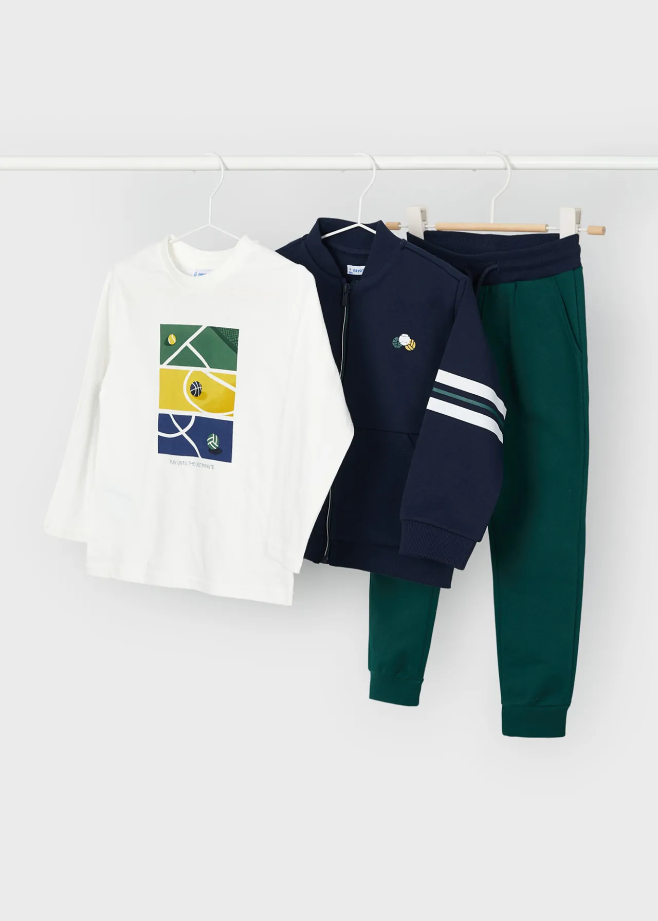 Tuta con maglietta sportiva bambino^Mayoral Hot